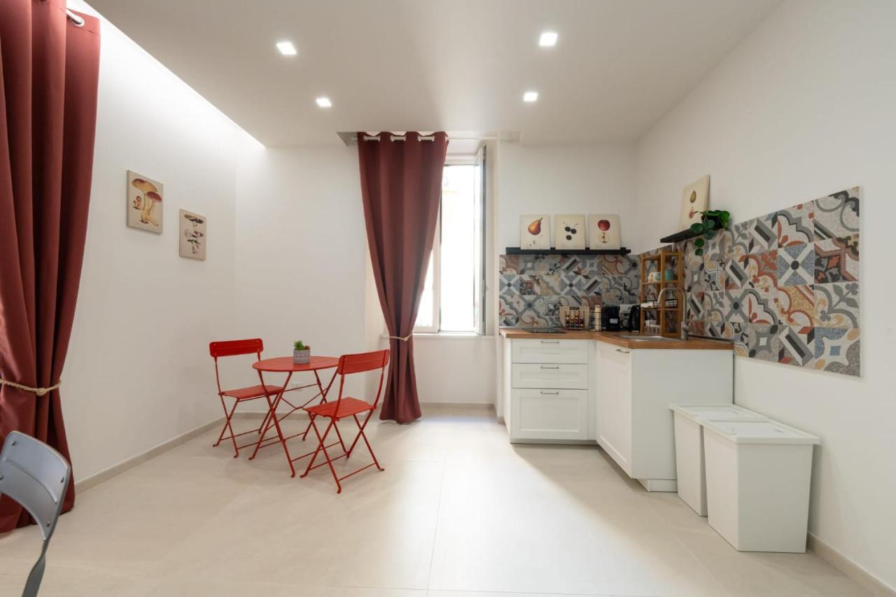 Napoli Maison Esterno foto