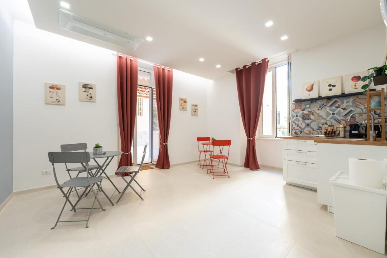Napoli Maison Esterno foto